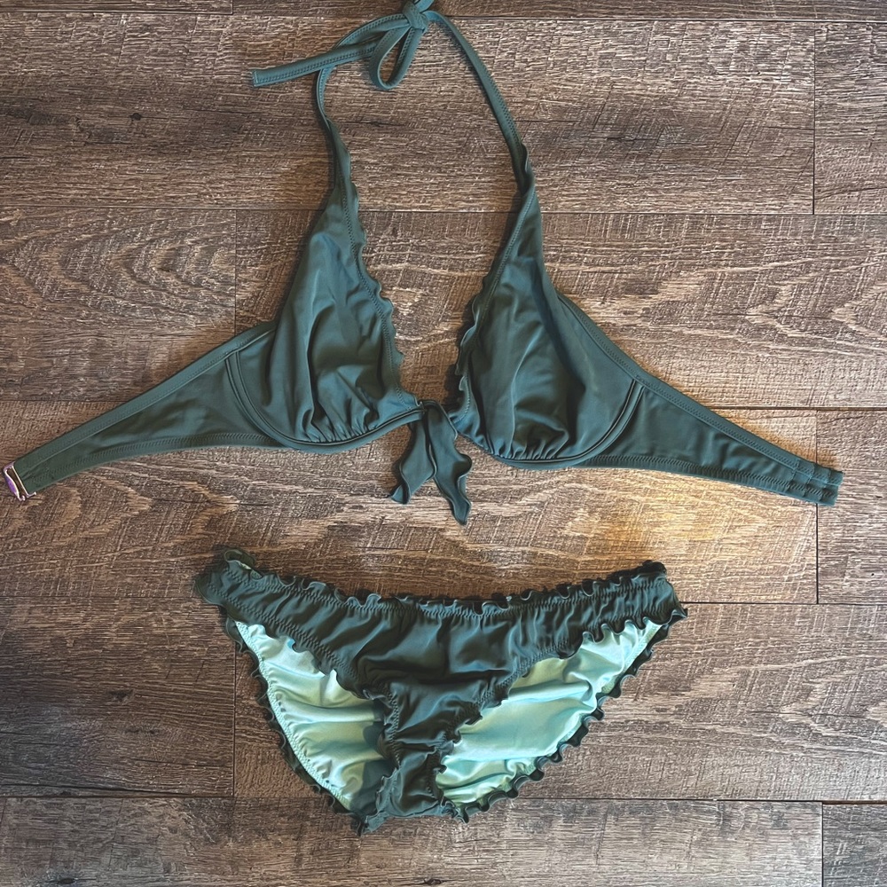 Victoria’s Secret bikini